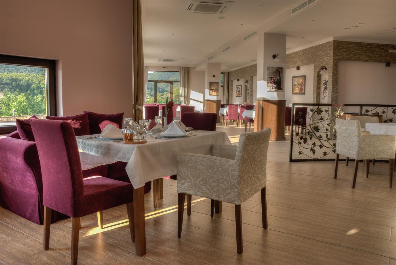 Hotel Chateau Des Bergers Tărgovište Esterno foto
