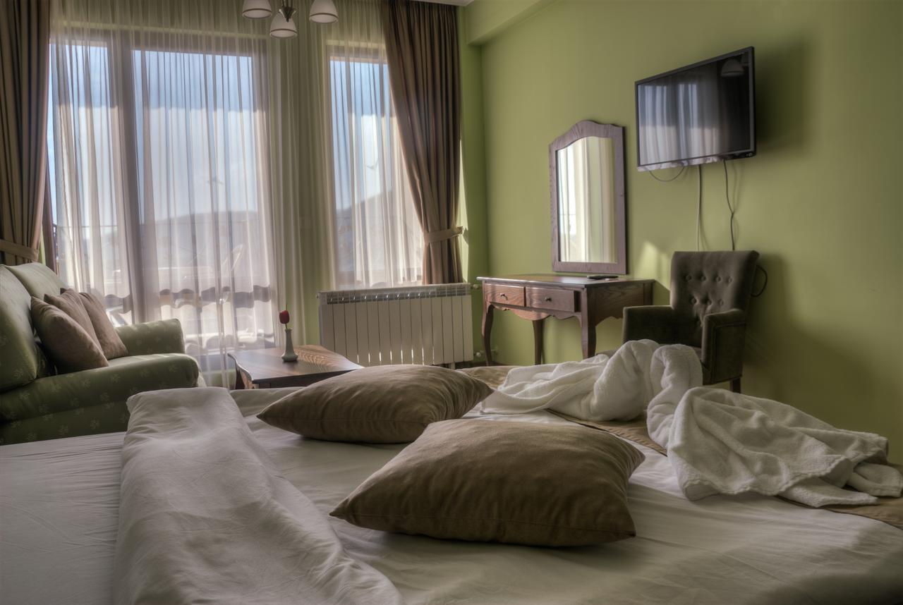 Hotel Chateau Des Bergers Tărgovište Esterno foto