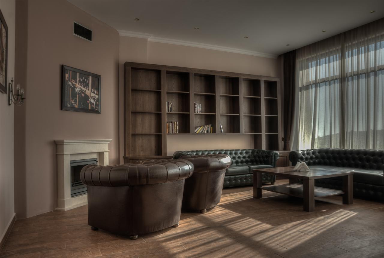 Hotel Chateau Des Bergers Tărgovište Esterno foto