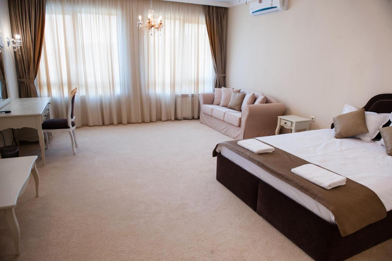 Hotel Chateau Des Bergers Tărgovište Esterno foto