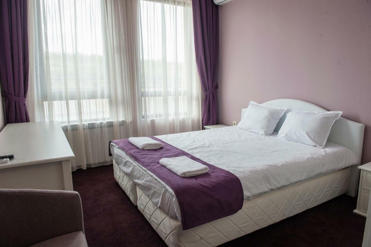 Hotel Chateau Des Bergers Tărgovište Esterno foto